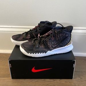 Nike Kyrie 7 (gs) “Ripple Effect” size 6 Y shoes with box